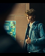 Get_Even_S01E09_1080p_002455.jpg